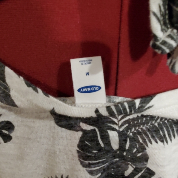 *Free add-on with purchase* Old Navy tropical white/black tank top - Picture 5 of 5